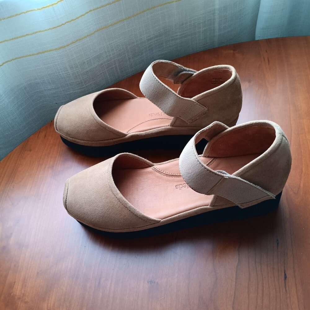 NWT L'Amour Des Pieds AMADOUR Tan Suede Open Toe Low Wedge - Picture 3 of 9